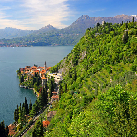 Blick auf den See, den Ort und zum Kastell Vezio, Varenna, Comer See, Provinz Lecco, Lombardei, Italien 100 Puzzle 3D Modell