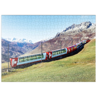puzzleplate Ein Express mit Panoramafenstern und Blick auf die Wiesen auf den Bergen und schneebedeckten Bergen unter blausonnigem Himmel in Andermatt, Uri, Schweiz 500 Puzzle