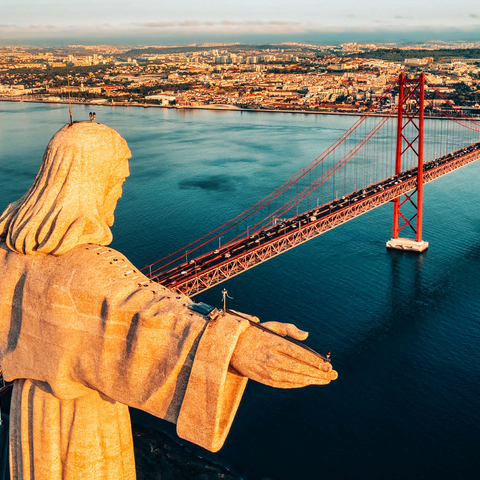 Luftbild des Heiligtums Christi des Königs, Santuario de Cristo Rei. Lissabon, Portugal. Drohnenfoto bei Sonnenaufgang. katholisches Denkmal 1000 Puzzle 3D Modell