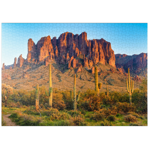 puzzleplate Die Superstitionsberge und die Wüstenlandschaft von Sonoran bei Sonnenuntergang im Lost Dutchman State Park, Arizona 1000 Puzzle
