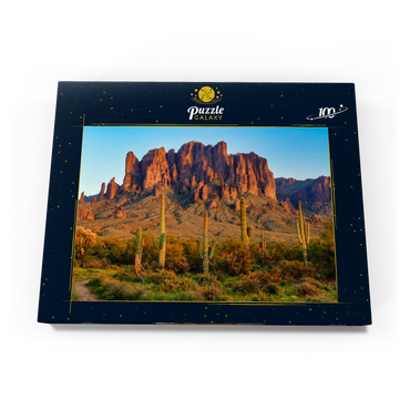 Die Superstitionsberge und die Wüstenlandschaft von Sonoran bei Sonnenuntergang im Lost Dutchman State Park, Arizona 100 Puzzle Schachtel Ansicht3