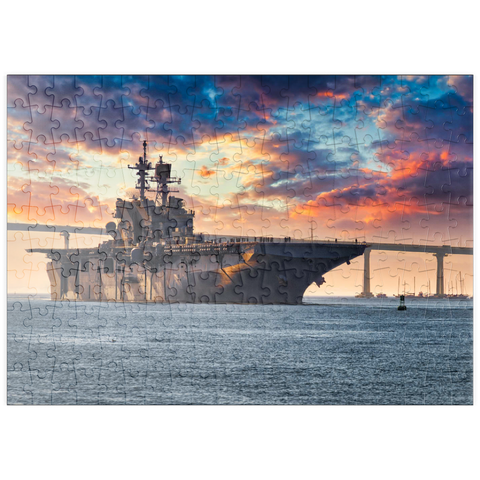 puzzleplate Ein Schiff der US-Marine verlässt die Bucht von San Diego und fährt in den Pazifischen Ozean. 200 Puzzle
