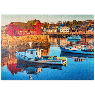 puzzleplate Rockport Hafen in Massachusetts mit seinen Hummerbooten und Dorf reflektieren im stillen Wasser des Tages. Die Farben geben der Stadt ein nostalgisches Gefühl. 1000 Puzzle