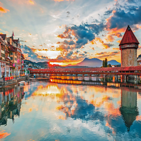 Sonnenuntergang im historischen Stadtzentrum von Luzern mit der berühmten Kapellbrücke und dem Vierwaldstattersee, Kanton Luzern, Schweiz 1000 Puzzle 3D Modell