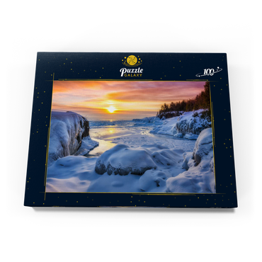 Gefrorener Lake Superior Sonnenaufgang am Presque Isle Park, Winter in Marquette, Michigan. 100 Puzzle Schachtel Ansicht3