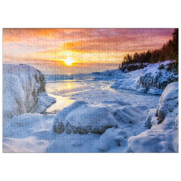 puzzleplate Gefrorener Lake Superior Sonnenaufgang am Presque Isle Park, Winter in Marquette, Michigan. 200 Puzzle