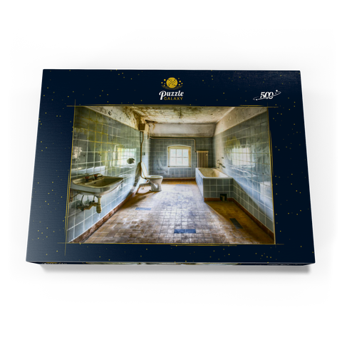 Renoviertes und schmutziges Badezimmer mit blauen Fliesen in einem alten verlassenen Haus 500 Puzzle Schachtel Ansicht3