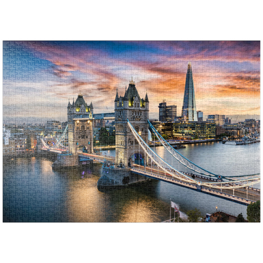 puzzleplate Luftbild zur beleuchteten Tower Bridge und Skyline von London, Großbritannien, kurz nach Sonnenuntergang 1000 Puzzle