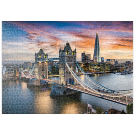 Darstellung des Puzzle-Motivs Tower Bridge und Skyline von London, Großbritannien, kurz nach Sonnenuntergang – Puzzleteile: 500