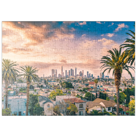 puzzleplate Schöner Sonnenuntergang im Zentrum von Los Angeles Skyline und Palmen 200 Puzzle