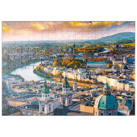 Darstellung des Puzzle-Motivs Schöner Panoramablick auf Salzburg mit Salzach in schönem goldenem Abendlicht – Puzzleteile: 200