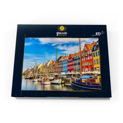 Kopenhagener ikonischer Blick. Berühmter alter Nyhavn Hafen im Zentrum von Kopenhagen, Dänemark im Sommer sonnige Tage. 100 Puzzle Schachtel Ansicht3