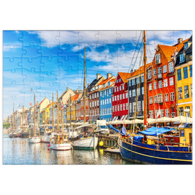 Darstellung des Puzzle Motivs Berühmter alter Nyhavn Hafen im Zentrum von Kopenhagen, Dänemark - Puzzleteile: 100