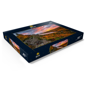 Darstellung des Puzzle Motivs Ein feuriger Sonnenaufgang über dem Wolkensee, Porcupine Mountains Sate Park, Michigan - Puzzleteile: 100