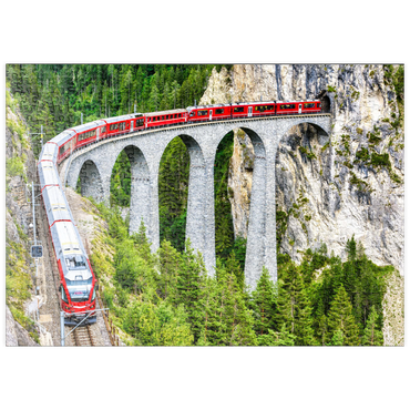 puzzleplate Bernina-Express in der Schweiz. Roter Gletscherzug auf dem Landwasserviadukt in den Schweizer Alpen. Panoramablick auf eine hohe Eisenbahnbrücke in den Bergen, Eisenbahnlandschaft im Sommer. Konzept des Reisens und der Eisenbahnstraße. 500 Puzzle
