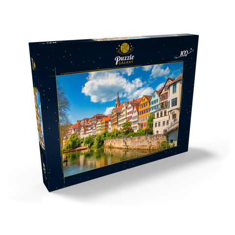 Tübingen in Stuttgart, Deutschland Farbiges Haus am Flussufer und blauer Himmel. Schöne alte Stadt in Europa. Leute sitzen an der Wand. Boote aus Holz, die am Dock befestigt sind. 100 Puzzle Schachtel Ansicht2