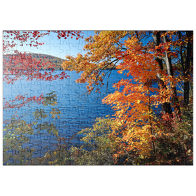 Darstellung des Puzzle-Motivs Blick auf den Lake Waramaug im Indian Summer, Connecticut, USA – Puzzleteile: 200