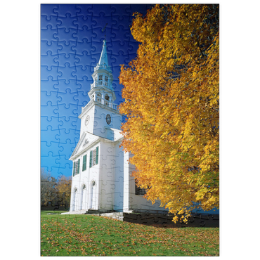 puzzleplate Kirche mit Ahornbaum in Warren, Connecticut, USA 200 Puzzle