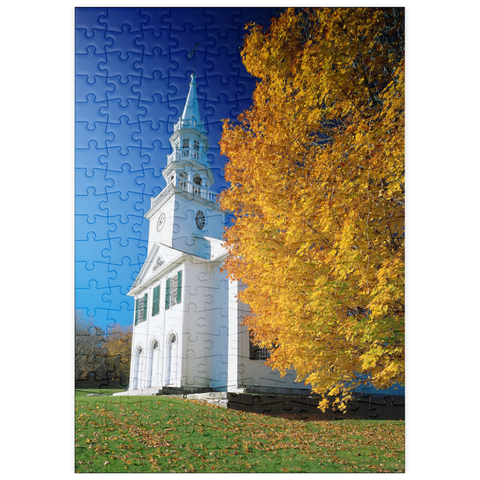 puzzleplate Kirche mit Ahornbaum in Warren, Connecticut, USA 200 Puzzle