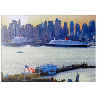 puzzleplate Transatlantikliner Queen Mary 2 und Queen Elizabeth 2 im Hafen am Hudson River, Manhattan, New York City, New York, USA 100 Puzzle