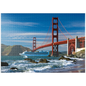 Darstellung des Puzzle-Motivs Kreuzfahrtschiff unter der Golden Gate Bridge, San Francisco, Kalifornien, USA – Puzzleteile: 1000