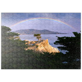 Darstellung des Puzzle-Motivs Regenbogen über der Monterey-Zypresse (Lone Cypress) an der Pazifikküste bei – Puzzleteile: 200