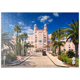 Darstellung des Puzzle Motivs Hotel Don Cesar Beach Resort am St. Pete Beach in St. Petersburg an der Golfküste, Florida, USA - Puzzleteile: 200