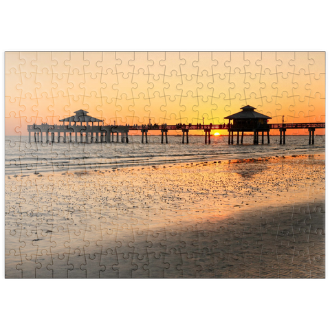 puzzleplate Sonnenuntergang am Pier in Fort Myers Beach an der Golfküste, Florida, USA 200 Puzzle
