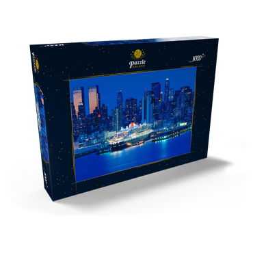 Transatlantikliner Queen Mary 2 im Hafen am Hudson River, Manhattan, New York City, New York, USA 1000 Puzzle Schachtel Ansicht2