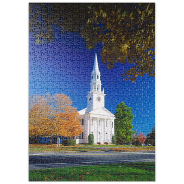 puzzleplate Kirche mit Ahornbaum in Litchfield, Connecticut, USA 500 Puzzle