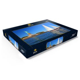 Alternative Darstellung des Puzzle-Motivs Segelboot mit der Freiheitsstatue, Liberty Island, New York City, New York, USA – Puzzleteile: 200