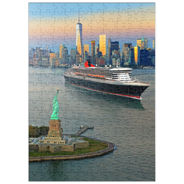 puzzleplate Hafeneinfahrt mit der Freiheitsstatue dem Transatlantikliner Queen Mary 2 und One World Trade Center, Manhattan, New York City, New York, USA, Composing 200 Puzzle