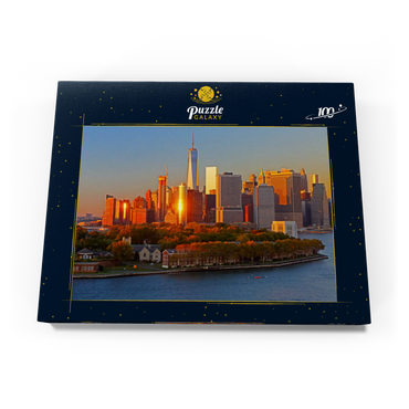 Governors Island mit One World Trade Center und der Skyline von Manhattan, New York City, New York, USA 100 Puzzle Schachtel Ansicht3