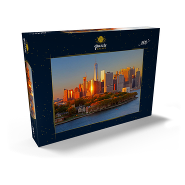 Governors Island mit One World Trade Center und der Skyline von Manhattan, New York City, New York, USA 500 Puzzle Schachtel Ansicht2