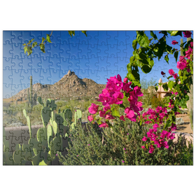 Darstellung des Puzzle-Motivs Bougainvillea und Kaktus vor Pinnacle Peak, Scottsdale, Arizona, USA – Puzzleteile: 200