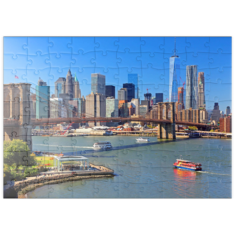 puzzleplate Blick zur Brooklyn Bridge mit One World Trade Center, Manhattan, New York City, New York, USA 100 Puzzle