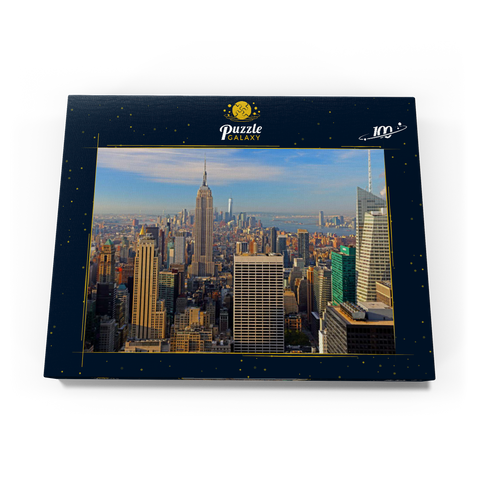 Blick vom Rockefeller Center zum Empire State Building und One World Trade Center, Manhattan, New York City, New York, USA 100 Puzzle Schachtel Ansicht3