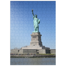 Darstellung des Puzzle Motivs Frontale Sicht auf die Freiheitsstatue, Liberty Island, New York City - Puzzleteile: 200