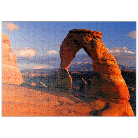 Darstellung des Puzzle Motivs Delicate Arch im Abendlicht, Arches Nationalpark, Utah, USA - Puzzleteile: 200