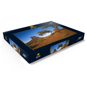 Alternative Darstellung des Puzzle-Motivs Baum im Monument Valley, Navajo Tribal Park, Arizona, USA – Puzzleteile: 200