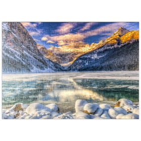 Darstellung des Puzzle-Motivs Wintersonnenaufgang über dem malerischen Lake Louise im Banff Nationalpark – Puzzleteile: 200