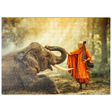 puzzleplate Mönch Wandern mit dem schicken Elefanten im Wald. 500 Puzzle
