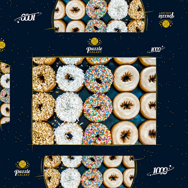 Frische Donuts mit verschiedenen Belägen aus der örtlichen Bäckerei. 1000 Puzzle Schachtel 3D Modell