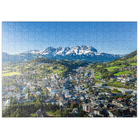 Darstellung des Puzzle Motivs Panorama-Blick auf Kitzbühel in Tirol, Österreich - Puzzleteile: 200